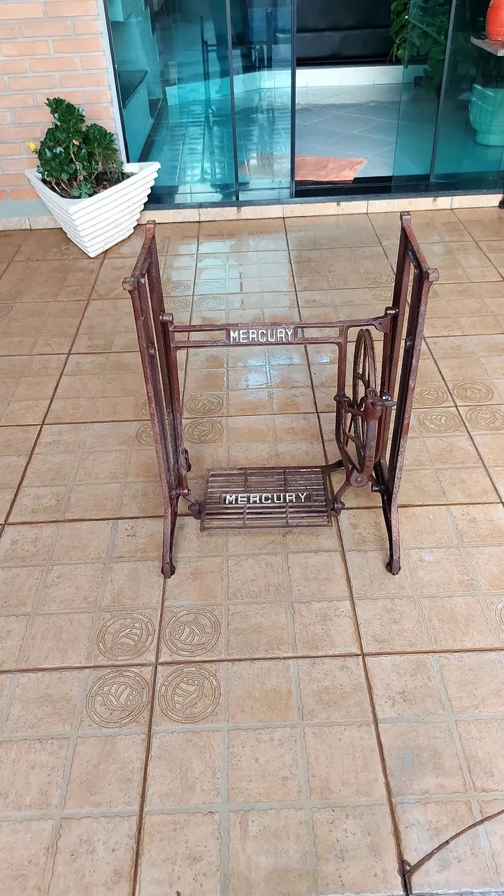 Pé de máquina em ferro - Foto 4