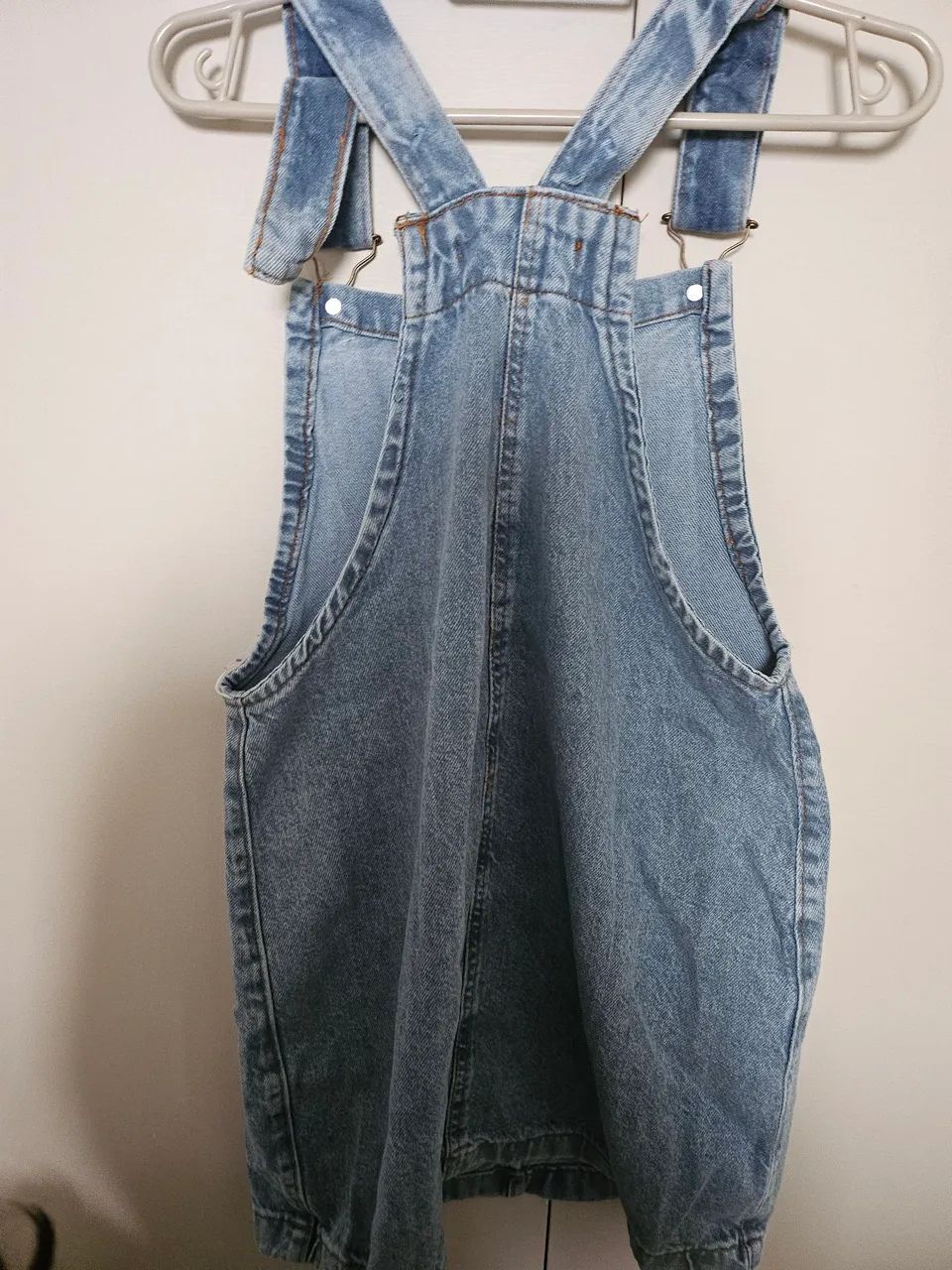 Macacão jeans Novo- G - Foto 2