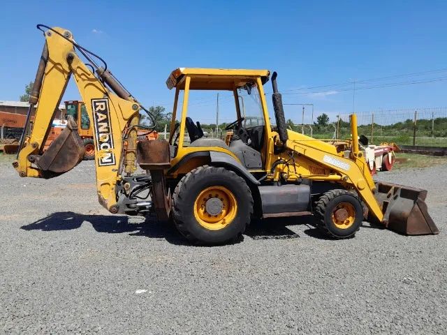 Retroescavadeira randon 406B 4x4 2010 - Foto 5