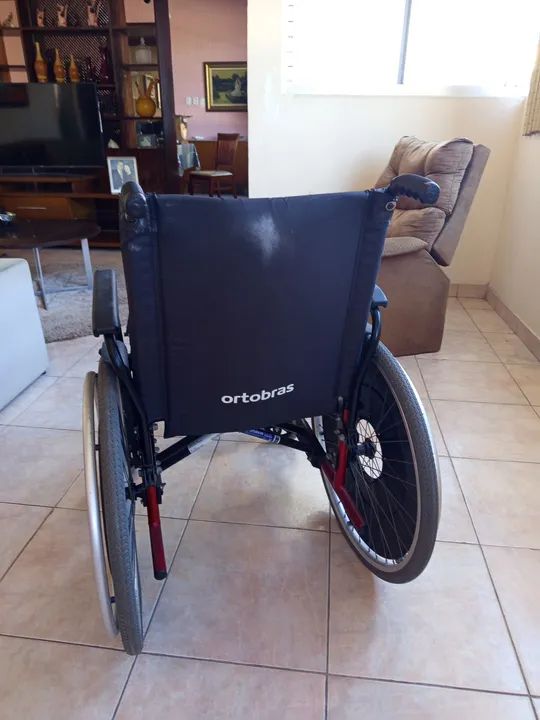 Cadeira de Rodas Ortobrás - Ótimo estado - Foto 6