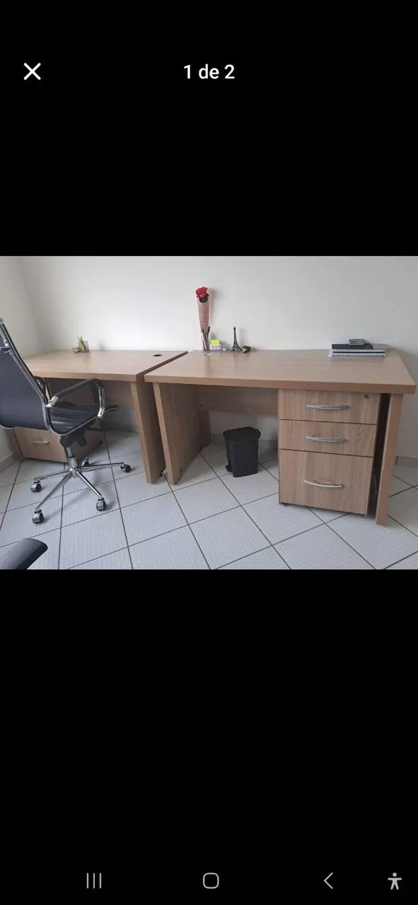 Mesa de escritório com gaveteiro