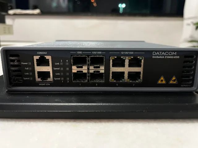 Switch Carrier Ethernet Datacom DmSwitch 2104G2-EDD E1 - 4x GE + 4x Combo + EDD - Foto 4