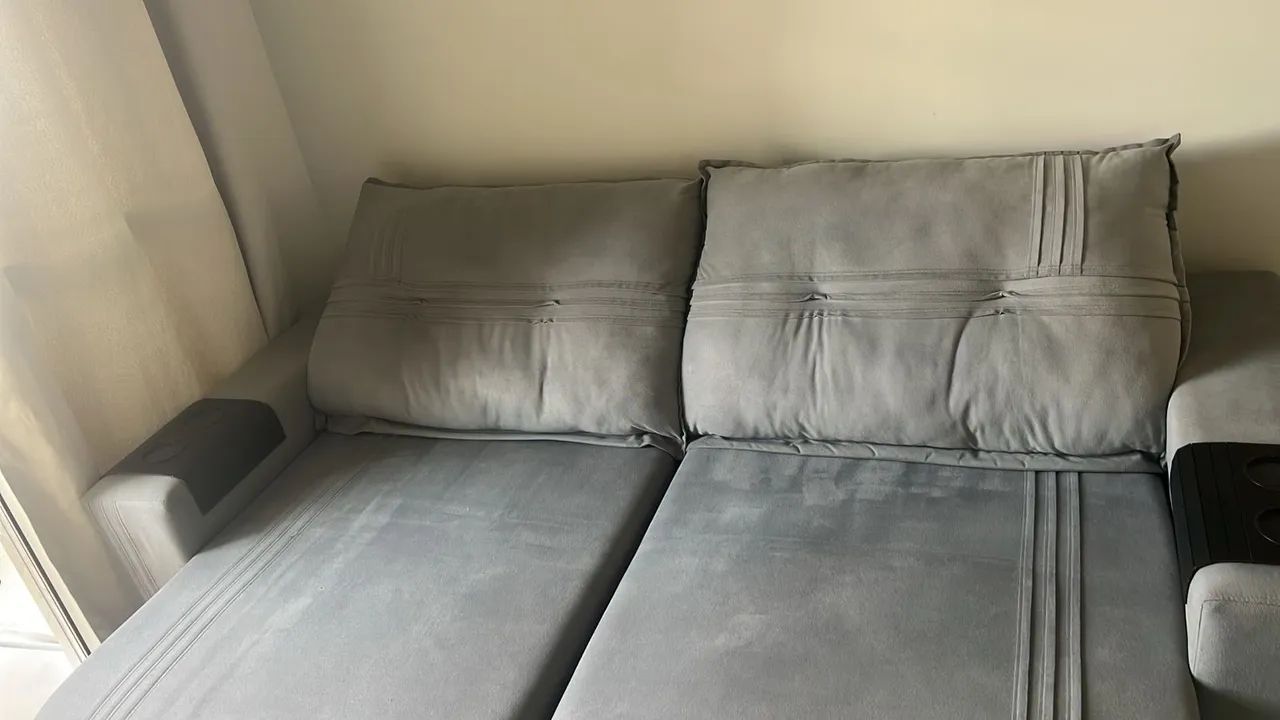 Sofá confortável e moderno