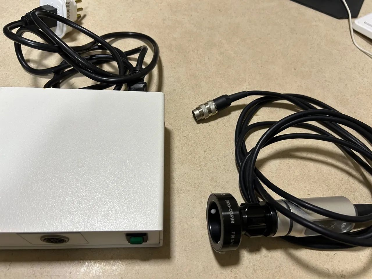 Camera de video e Acoplador para endoscópio e acessórios