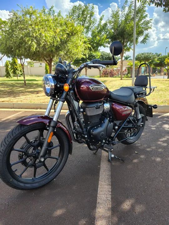 Royal Enfield Meteor 350 Stellar | 2024/2025 | Vermelha | Apenas 1.800 km