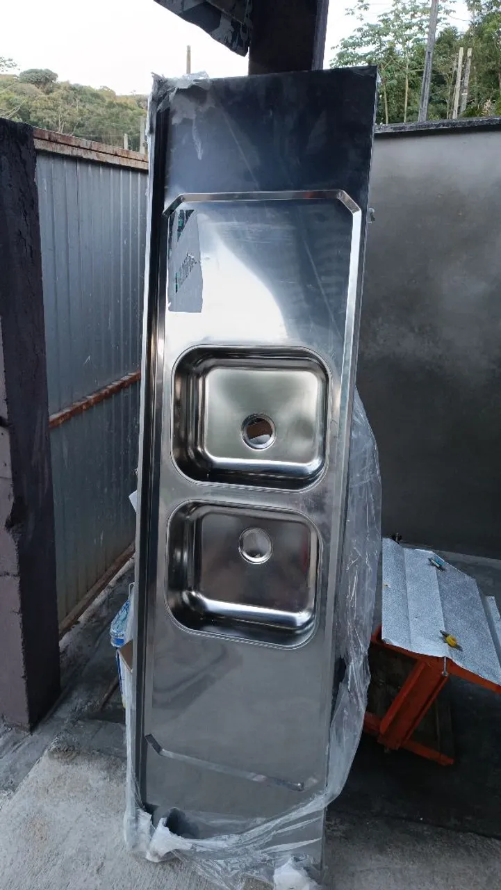 Pia de aço inox com duas cubas 54cm x 2m VENDE-SE