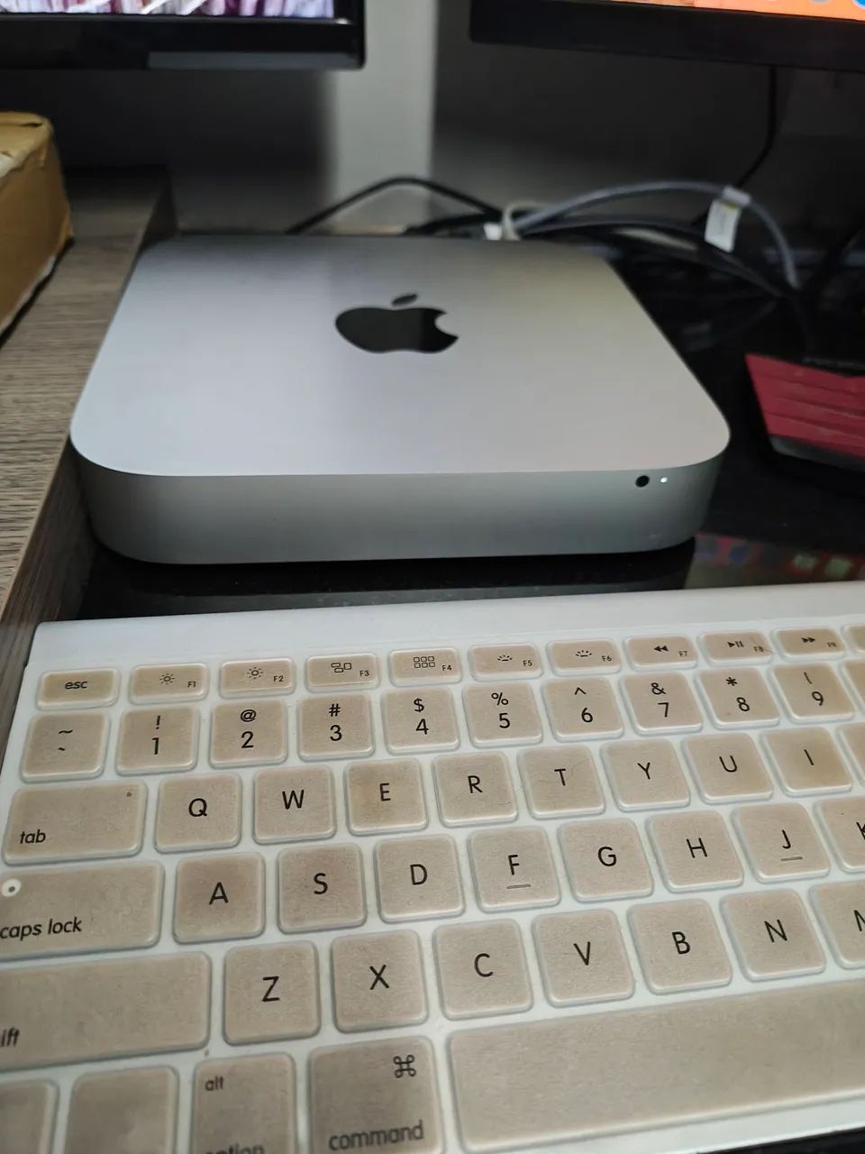 Mini Mac (mid 2011) com teclado e touchpad apple - Computadores e