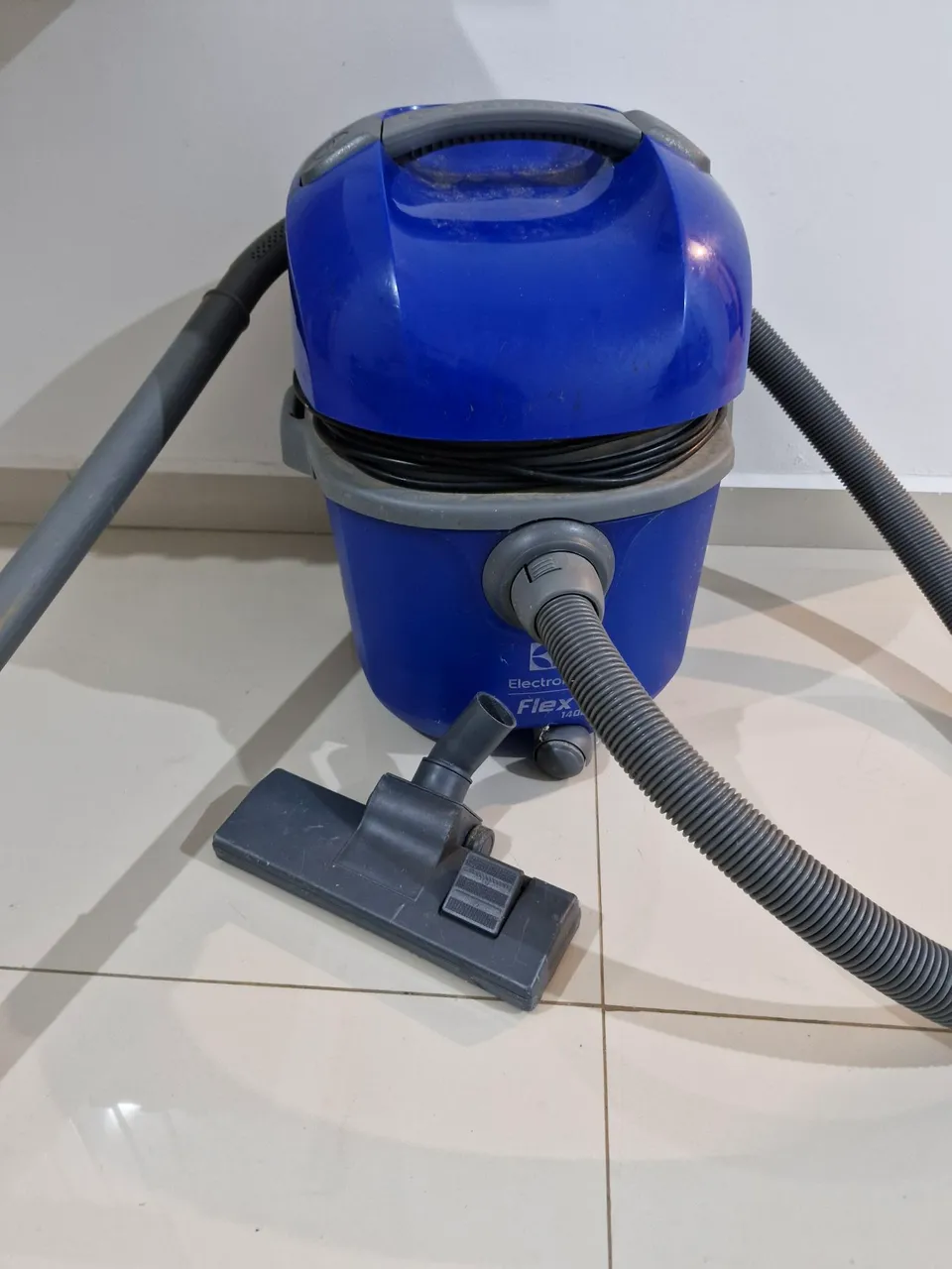 Aspirador de Pó Electrolux Flex 1400