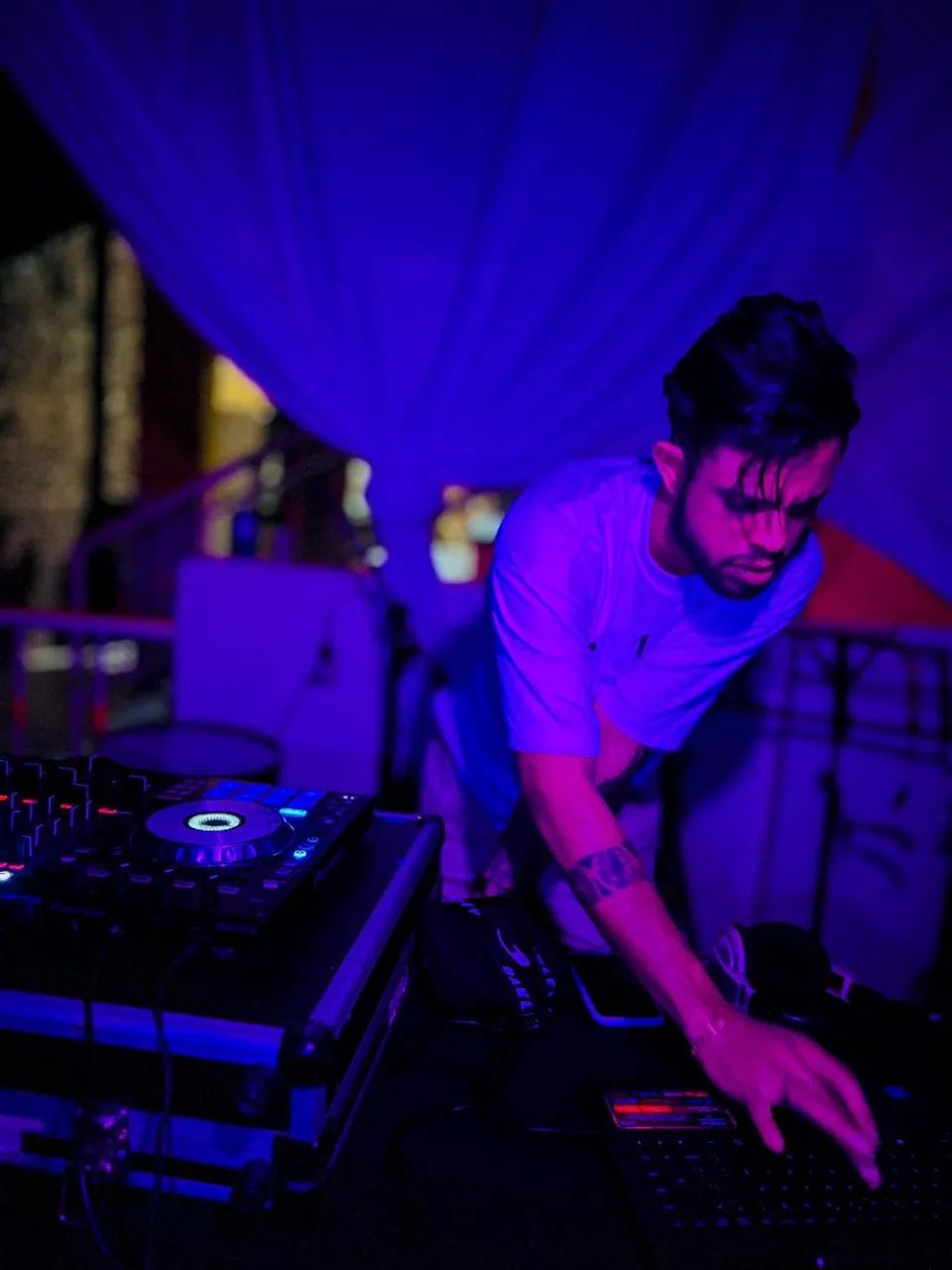 DJ  - Foto 4