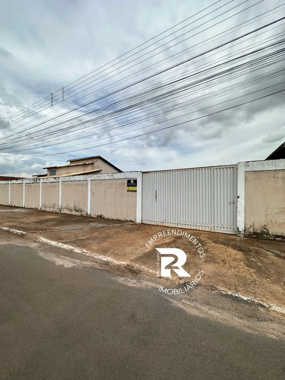 Alugo ou vendo lotes com galpão /área total 720 mt2/ área coberta 192,20 mt2 