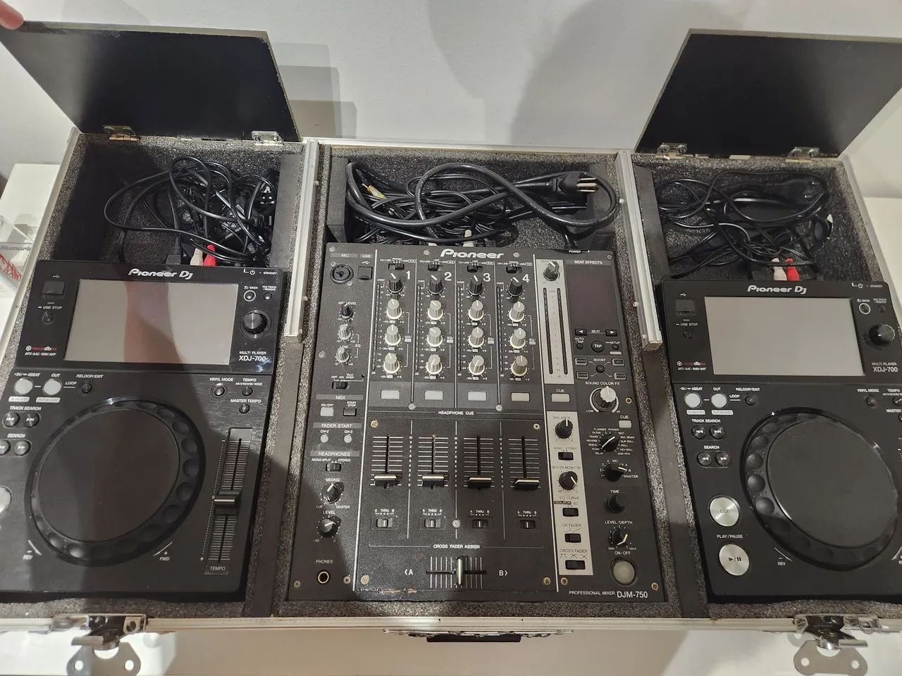 Par XDJ 700 + DJM 750K em ótimo estado com case - Foto 3