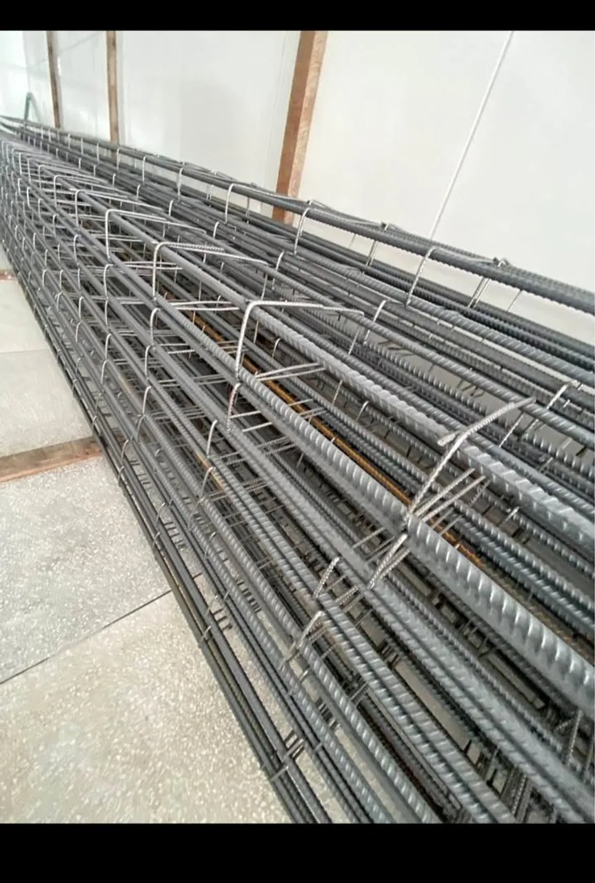 Coluna ferro 10 com 6 metros 130 reais