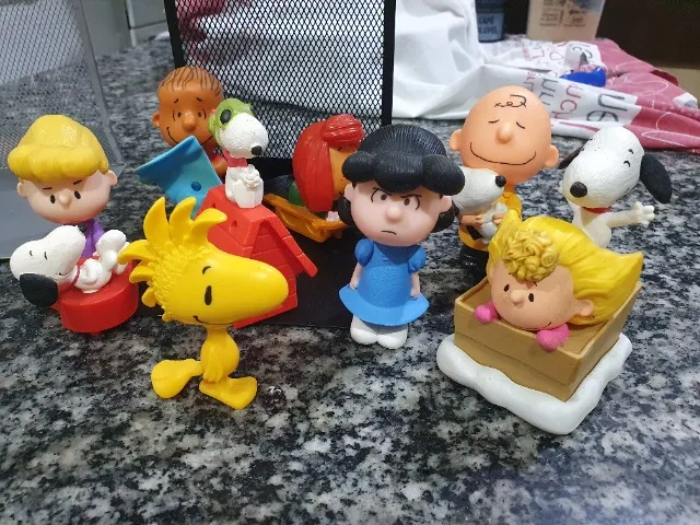 Coleção de miniaturas Snoppy com 8 personagens