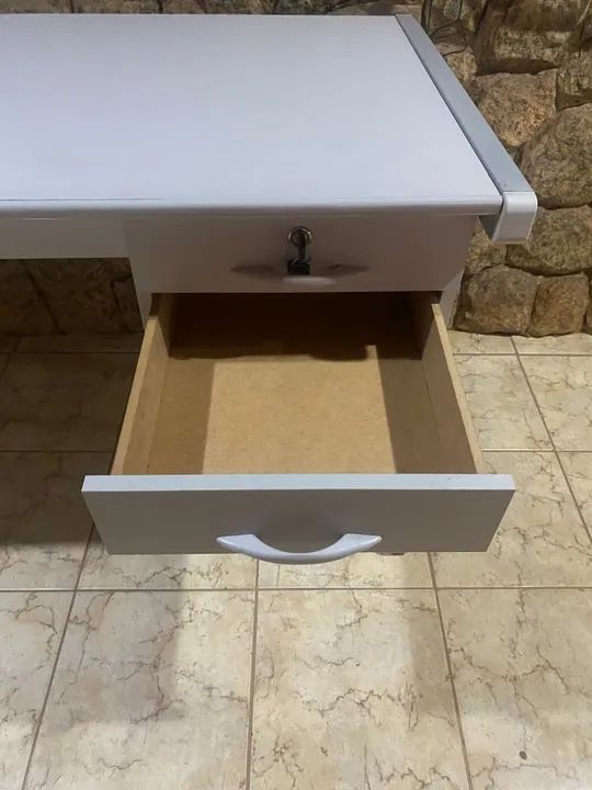 Mesa de Escritório com 2 gavetas - Foto 4