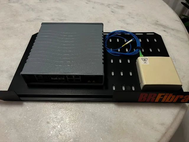 Switch Carrier Ethernet Datacom DmSwitch 2104G2-EDD E1 - 4x GE + 4x Combo + EDD - Foto 3