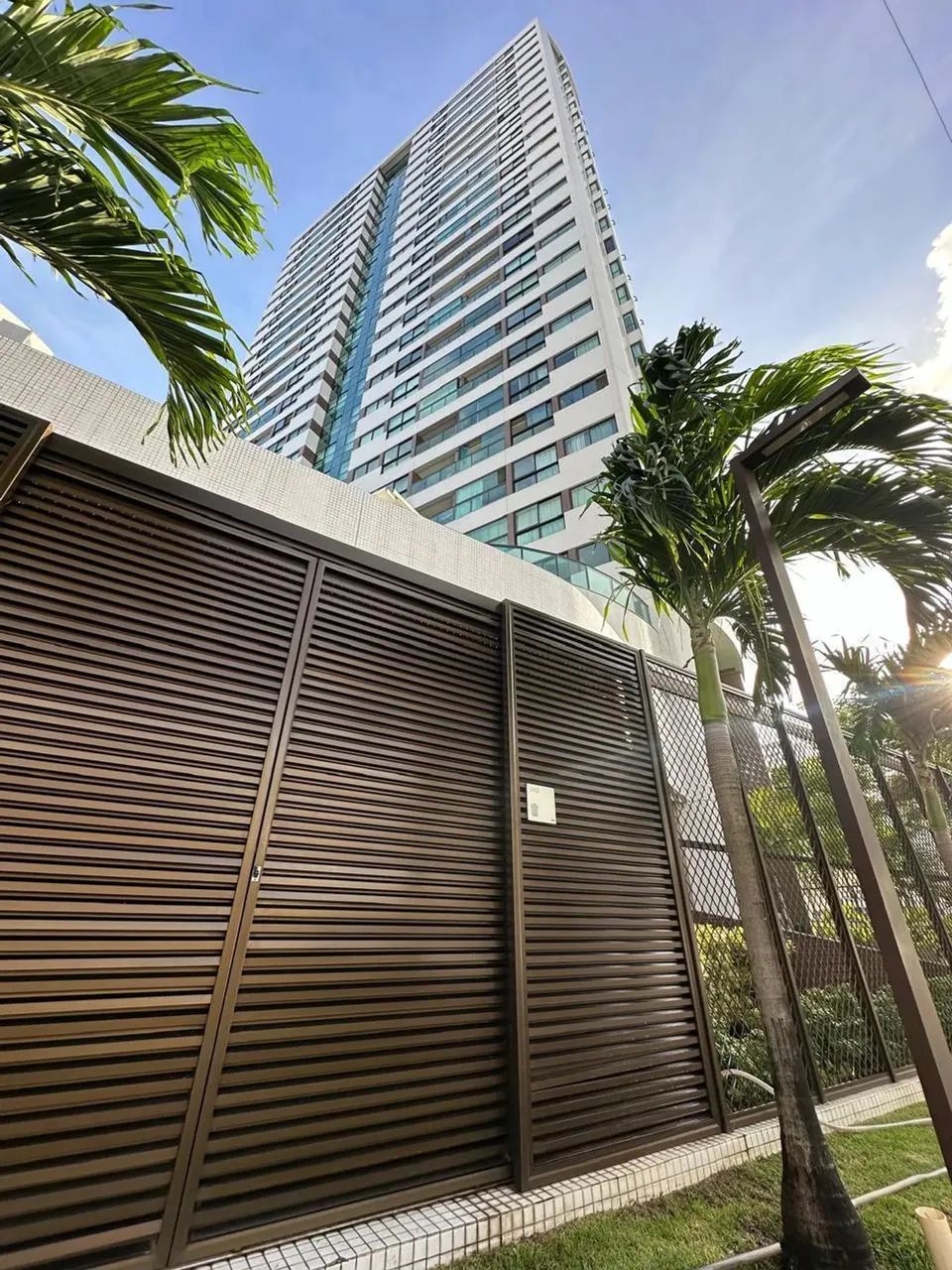 Imóvel para aluguel possui 93 metros quadrados com 3 quartos em Boa Viagem - Recife - PE