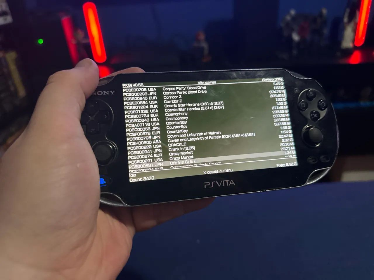 Unlocked PS Vita with games in memory + Original LEGO Marvel cartridge64717108281859123