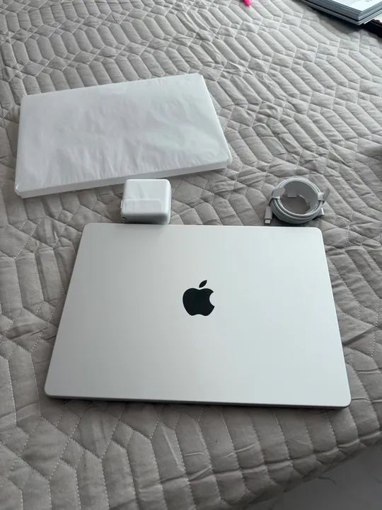 MacBook PRO M3 - Foto 2