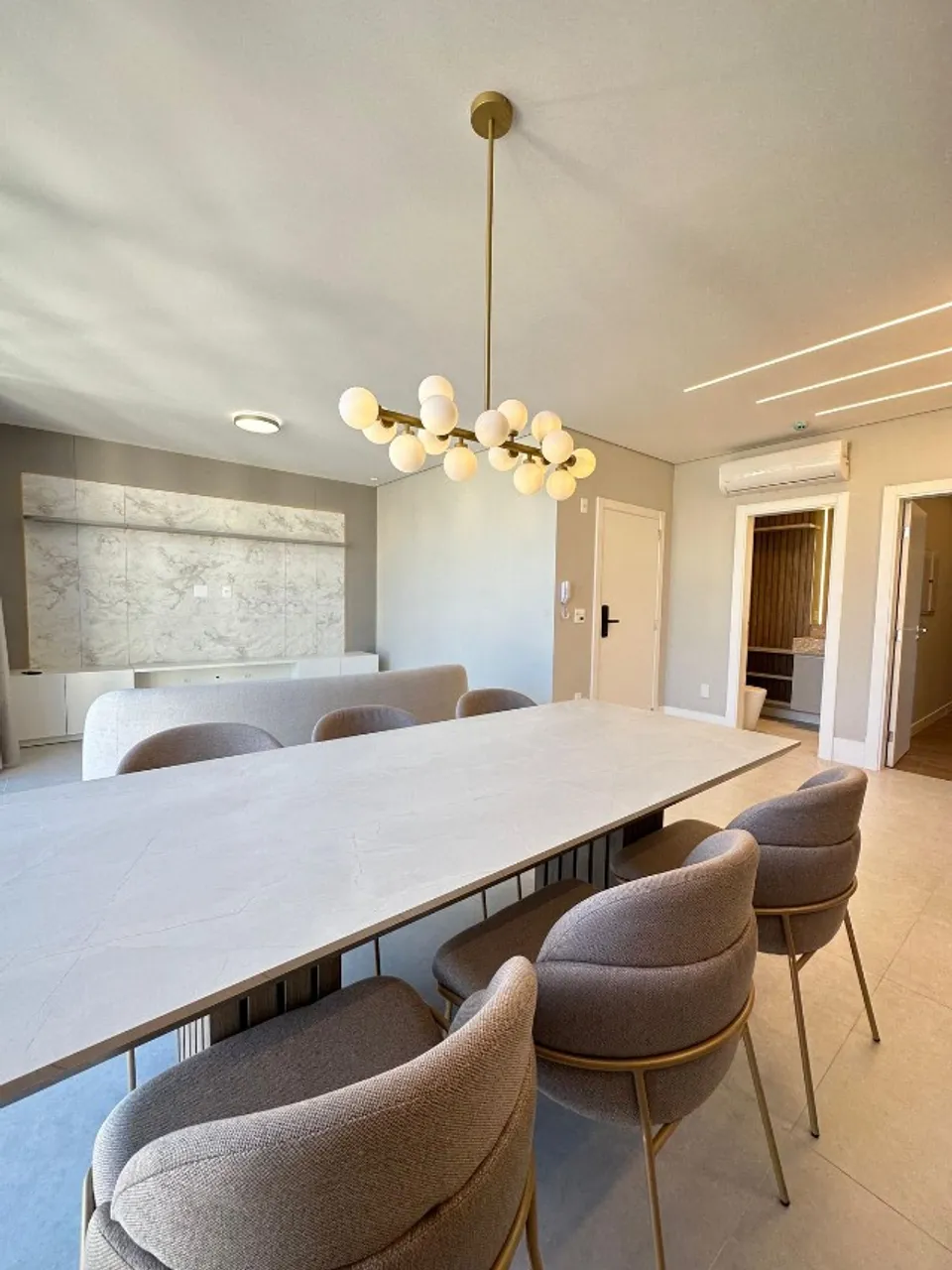 Locação anual apartamento Balneário Camboriú