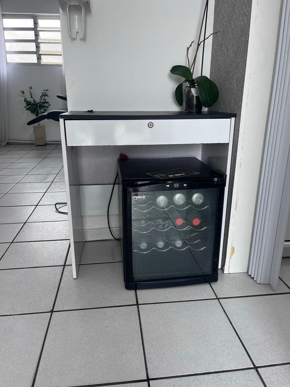 Mesa com gaveta - Foto 2