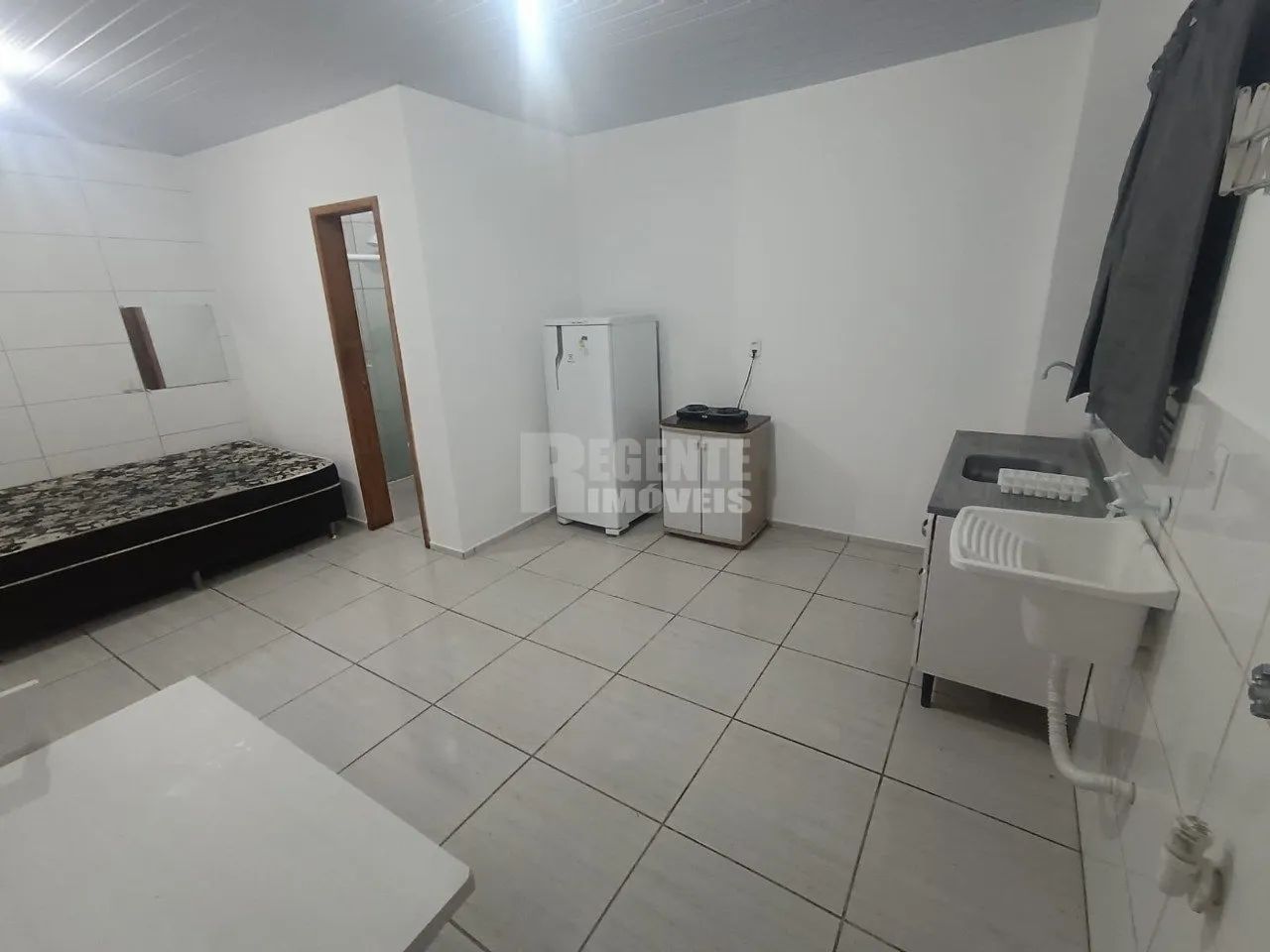 Ótima kitnet mobiliada para locação perto da UFSC!