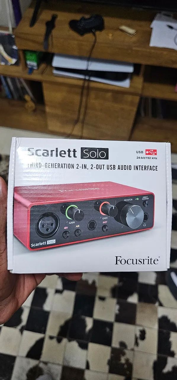 Focusrite Scarlet Solo 3 geração muito nova - Microfones e