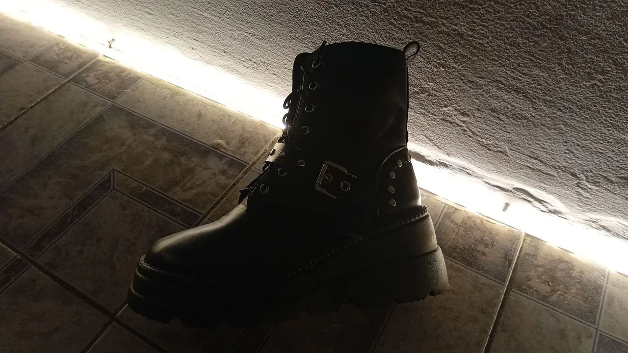 Bota coturno preta tamanho 40 - Foto 4