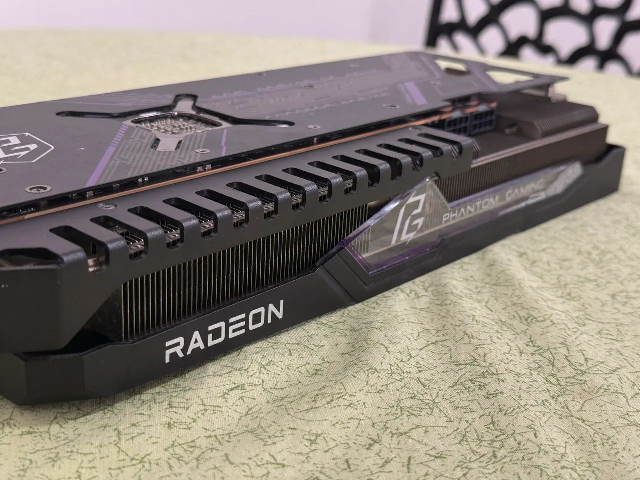Placa de vídeo AMD RX7700XT
