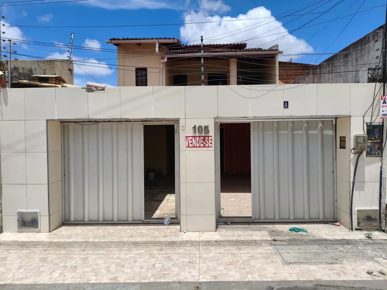 CASA + 02 KITNETS NA MARAPONGA