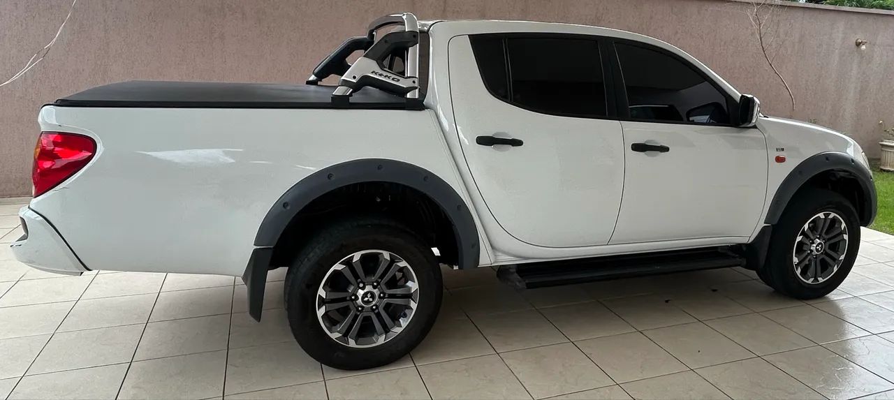 Mitsubishi L200 2013