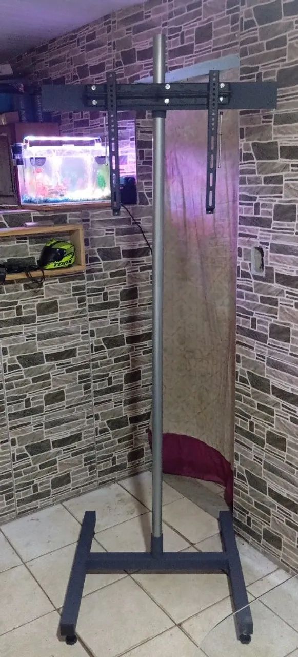 SUPORTE PARA TV MODELO PEDESTAL REGULÁVEL DE 32 A 55 POLEGADAS 
