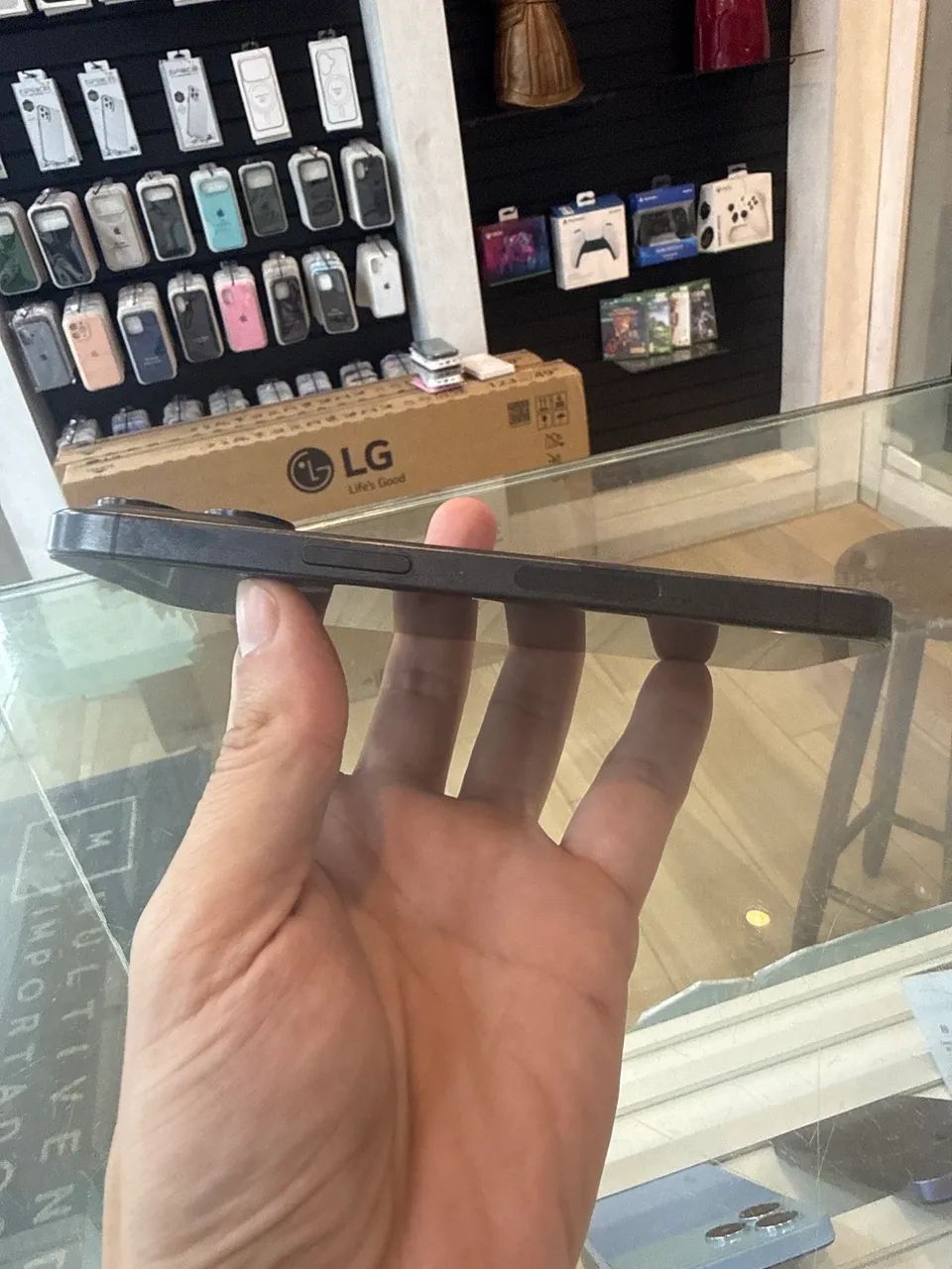 Iphone 15 pro 128 semi Bateria 86% - com garantia  - Foto 3