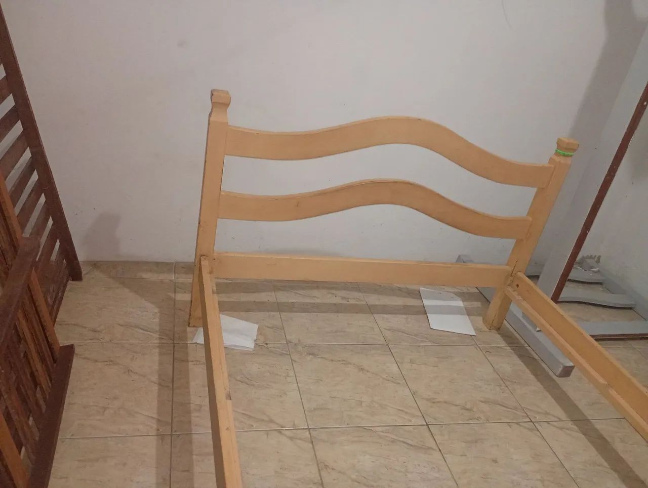 Vendo cama casal sem colchão  - Foto 2