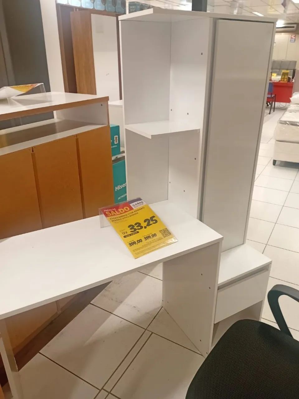 Escrevinha nova com armário embutido por apenas 270 reais