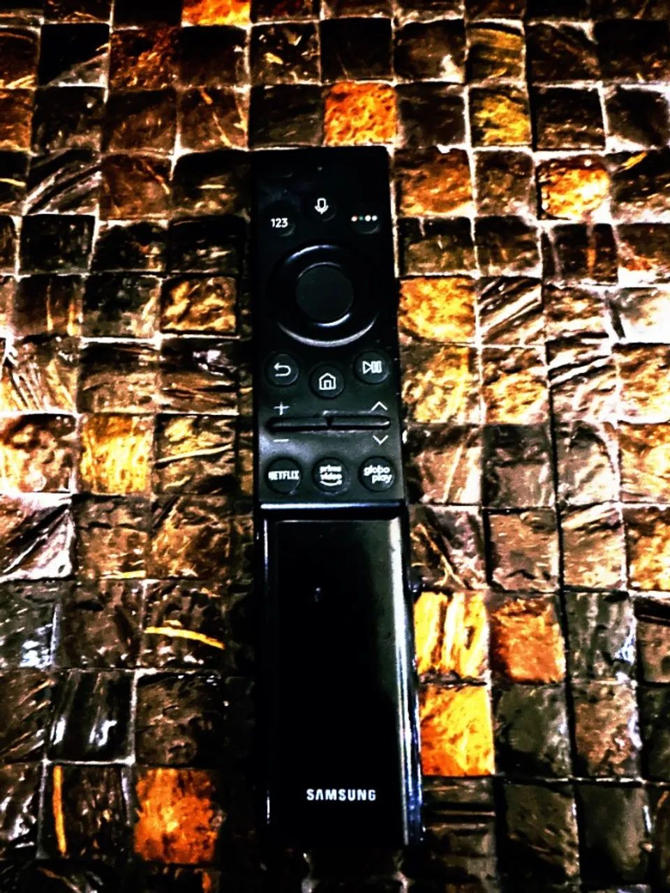 Samsung Smart TV 65" 4K AU7000 - Muito conservada - Foto 4