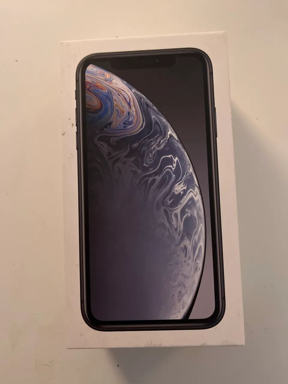 Vendo IPhone 13 na caixa + capinhas  - Foto 2