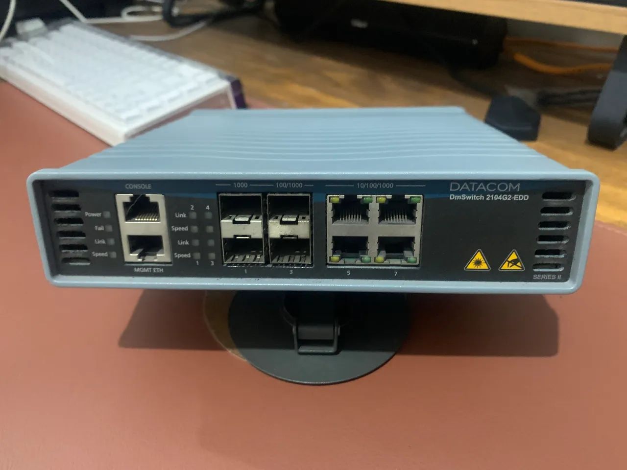 DmSwitch 2104G2-EDD DATACOM