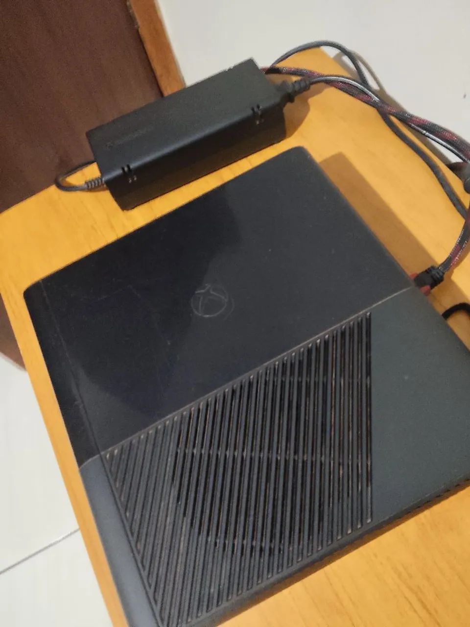 Xbox 360 E com 4 Jogos e Acessórios - Foto 4