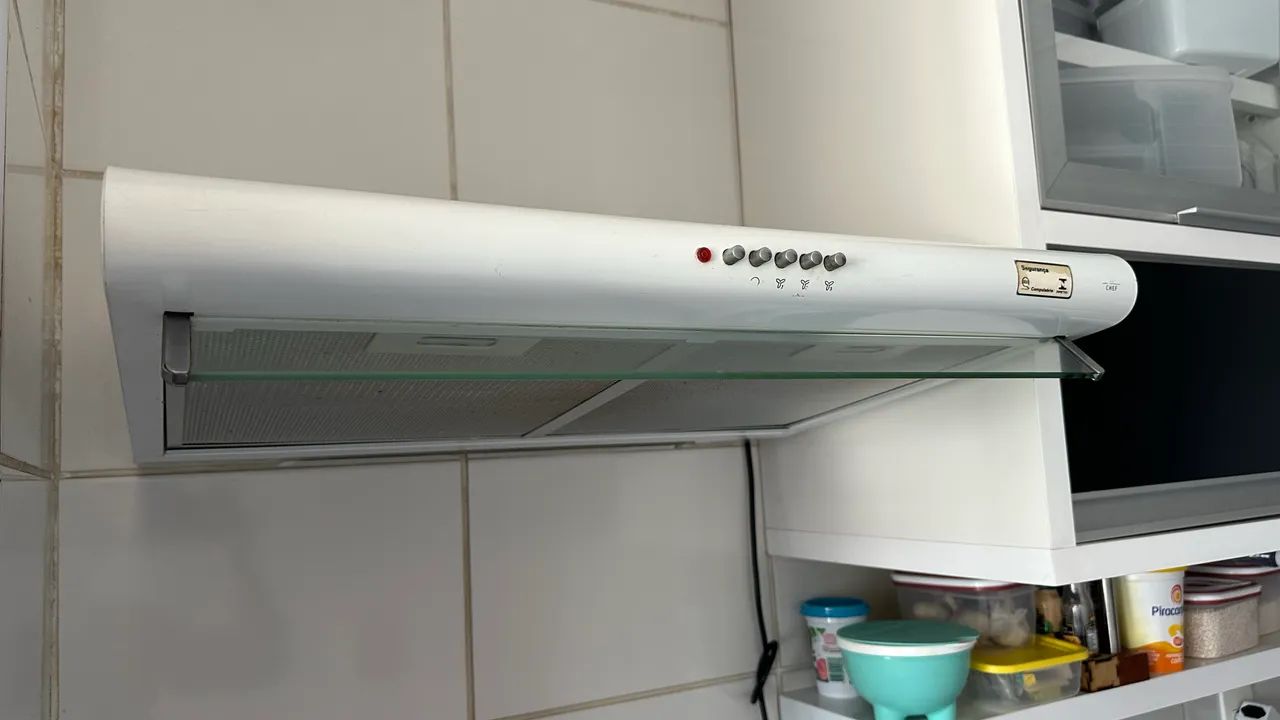 Armários planejado Laca, prateleiras, cocktop, marmore, Cuba e suggar. Cozinha completa.  - Foto 5