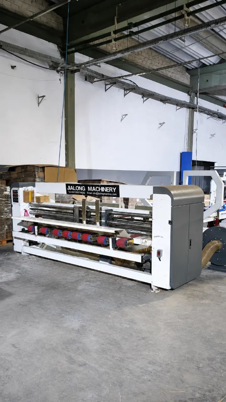 Coladeira Jialong Machinery 8 mil caixas hora