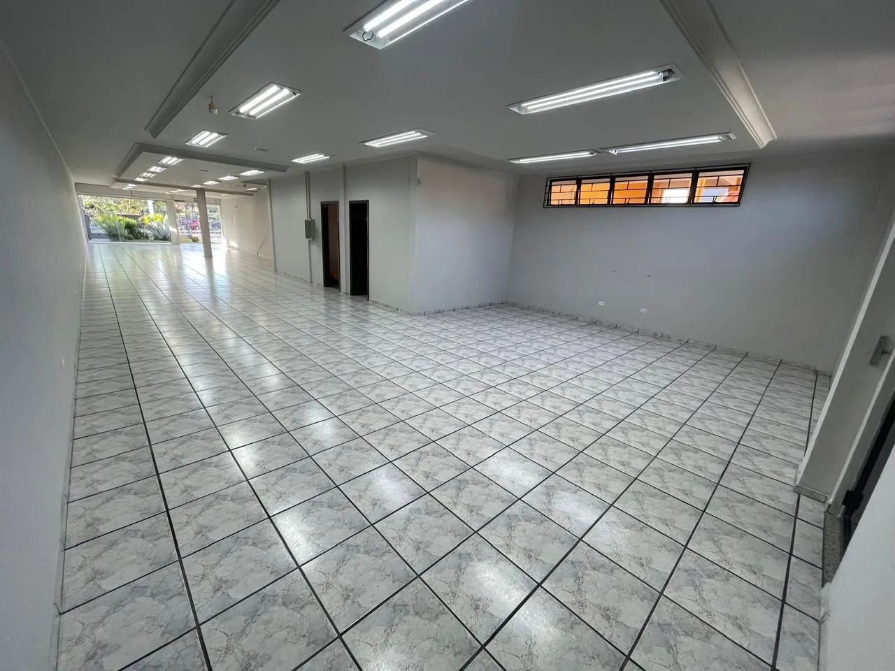 Aluga-se loja bem localizada  - Foto 2
