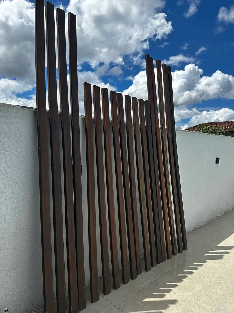 18 sarrafos Madeira Peroba com verniz cetol