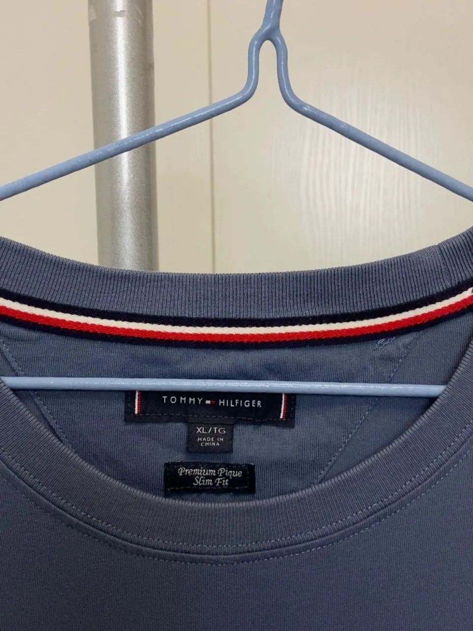 Camiseta Tommy Azul - Usada - Foto 3