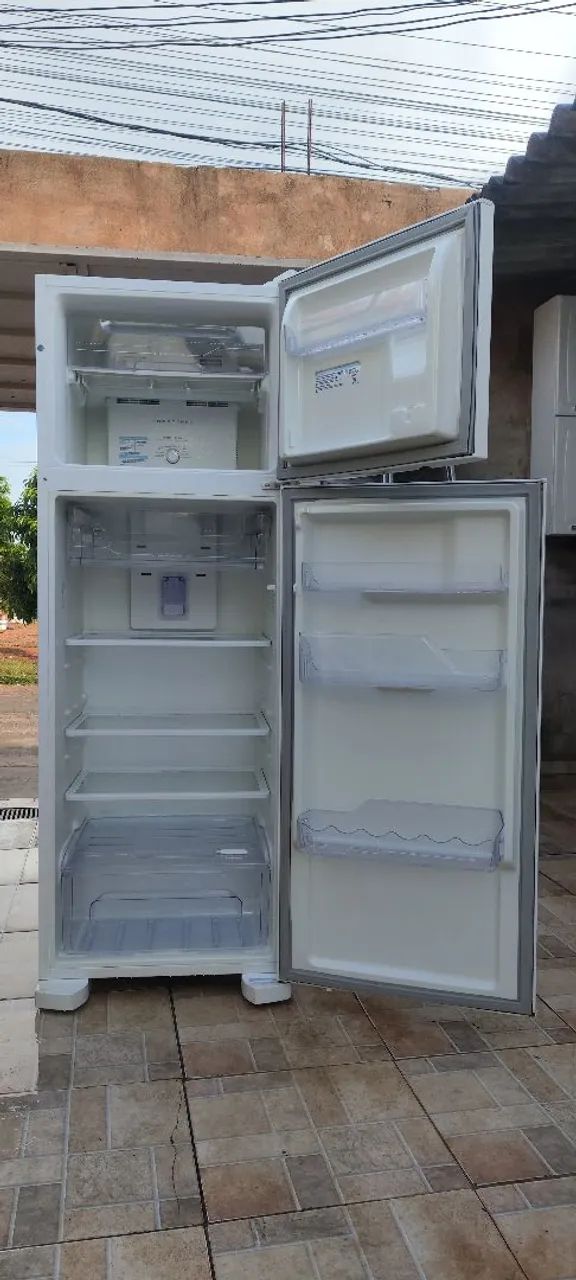 Geladeira funcionando perfeitamente bem conservada  - Foto 4