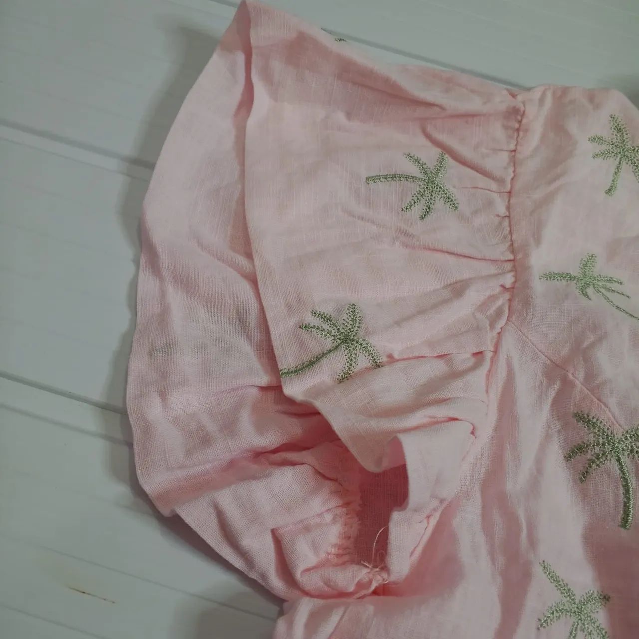 Camisa rosa tamanho P camisa meia manga estampada camisa rosa feminina usada - Foto 4
