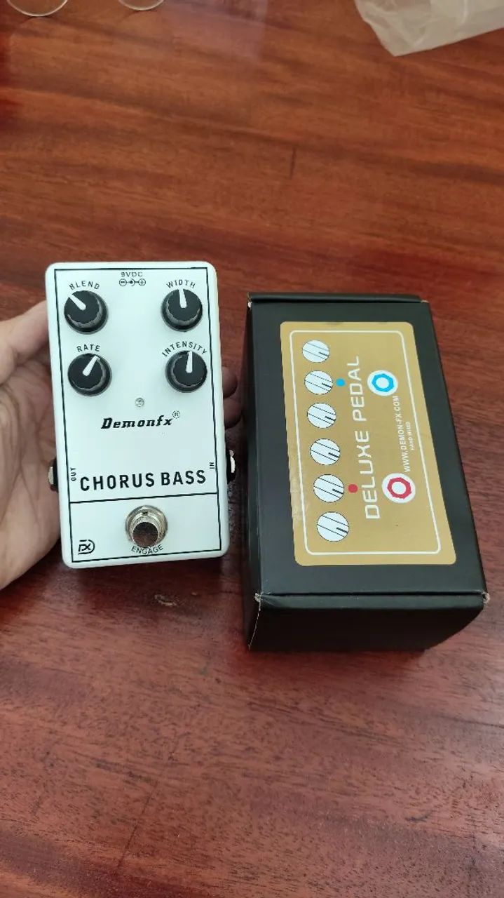 DemonFX Chorus Bass - Modelo para baixo. - Foto 5