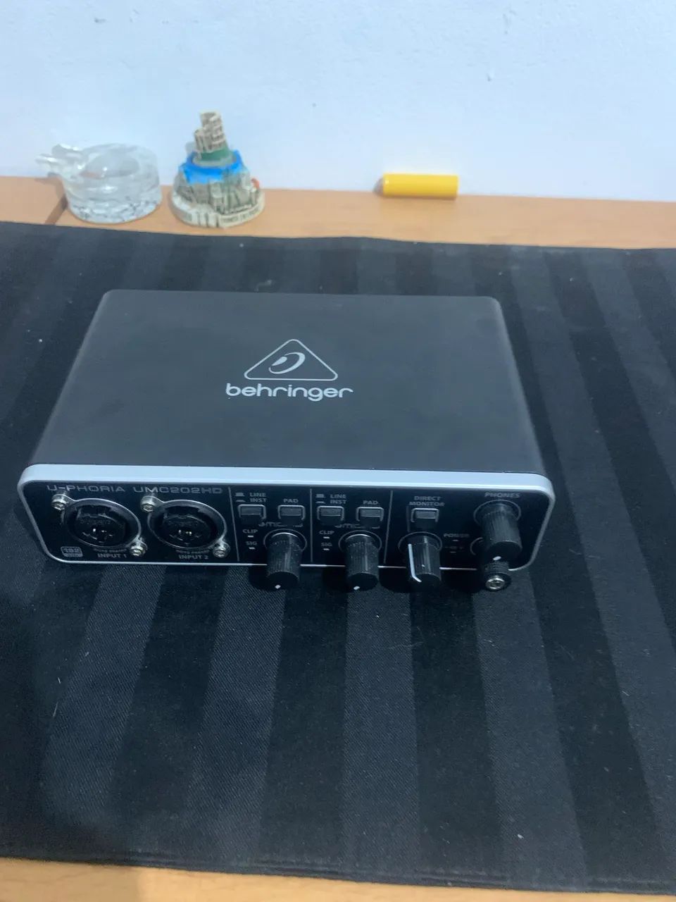 Interface de áudio behringer U-phoria Umc202hd perfeito estado  - Foto 3
