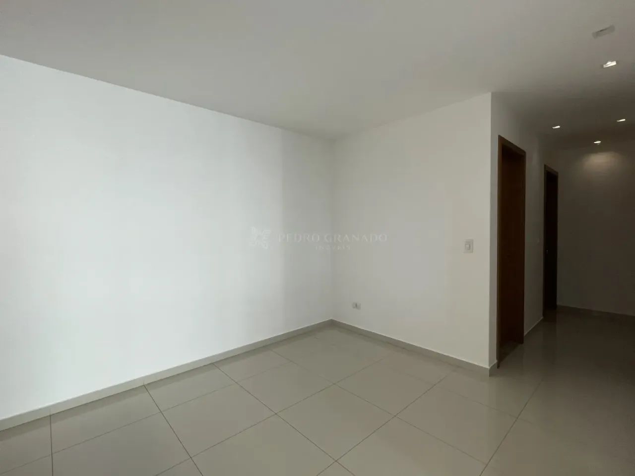 Apartamento com 03 Dormitórios - Zona 03 - Foto 3