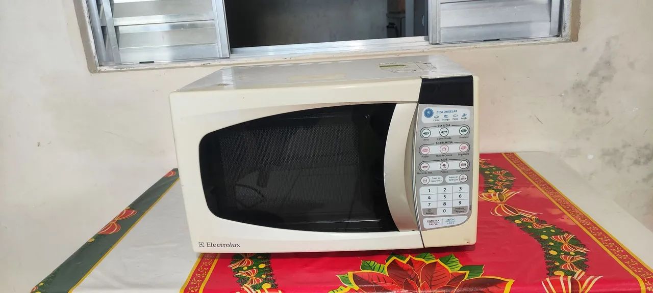 Vende-se microondas Eletrolux 220 volts