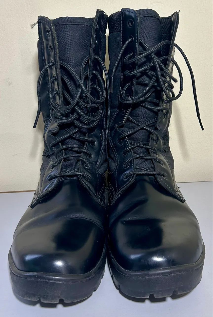 Coturno preto TAM. 45